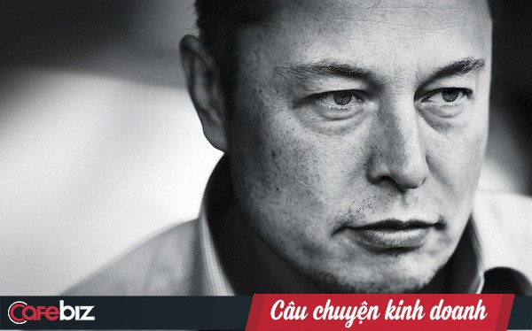 Phóng tên lửa đến lần 3 vẫn hỏng, 350 nhân viên tuyệt vọng cùng cực, Elon Musk chỉ nói 1 câu, chưa đầy 5 giây mọi người lại hừng hực khí thế