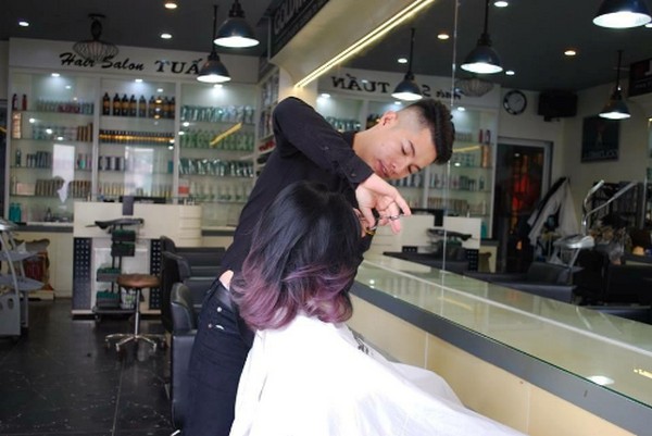 Khởi nghiệp gian khó từ salon tóc