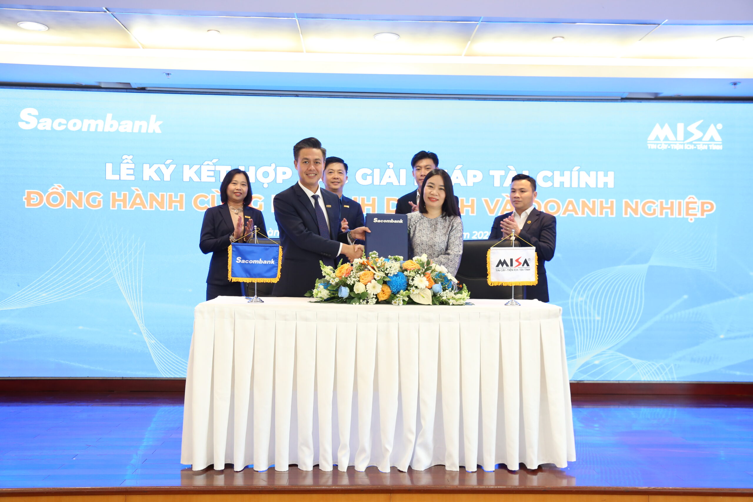 MISA và Sacombank ký kết hợp tác triển khai hệ sinh thái tài chính số dành cho doanh nghiệp, hộ và cá nhân kinh doanh